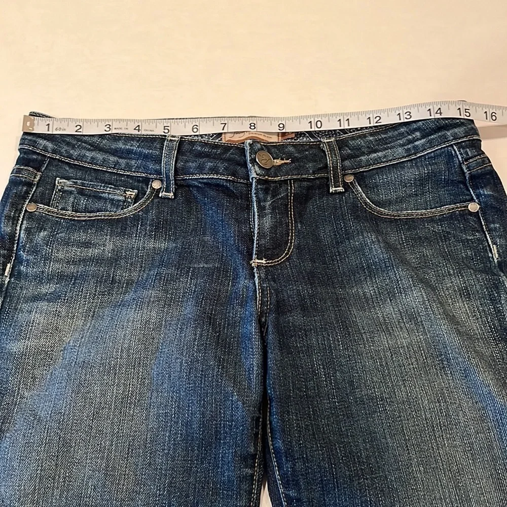 Paige Premium Denim Laurel Shorts Size 28